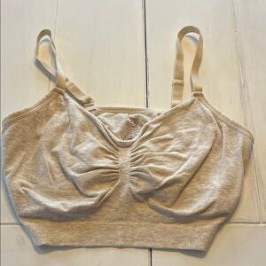 KB/Beautiful oatmeal sport type bra/M/Excellent condition!!!